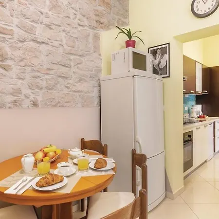 Apartment Lubina